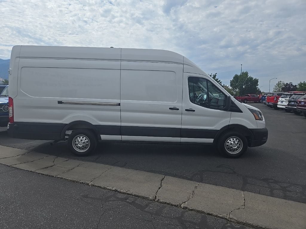 Used 2025 Ford Transit 250 148 High Roof Extended AWD image 4
