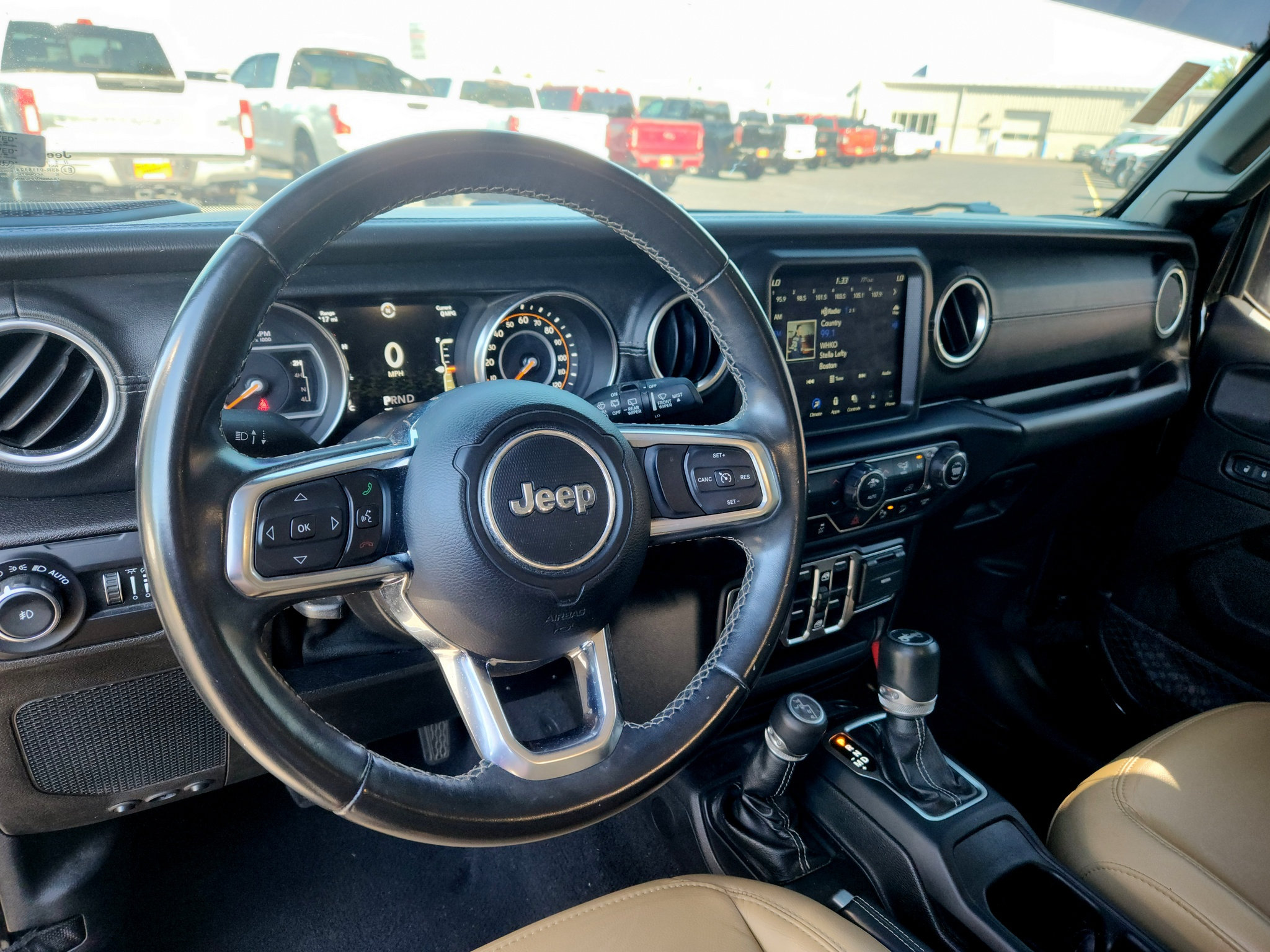 Used 2019 Jeep Wrangler Unlimited Sahara AWD/4WD image 23