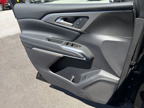 New 2026 Chevrolet Traverse LT image 13