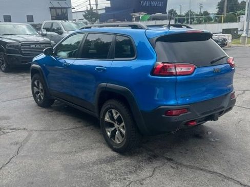 Used 2017 Jeep Cherokee Trailhawk AWD/4WD image 10