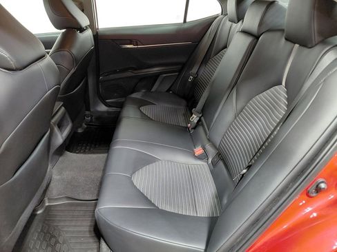 Used 2020 Toyota Camry SE image 34