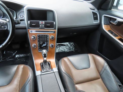 Used 2015 Volvo XC60 T6 AWD/4WD image 15