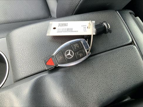 Used 2013 Mercedes-Benz C 250 Sedan image 15
