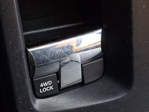 Used 2015 Jeep Patriot Latitude image 23