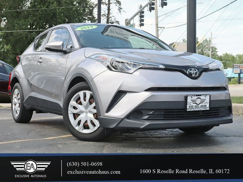 Used 2019 Toyota C-HR LE image 1