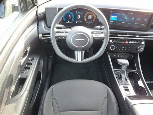 Certified 2025 Hyundai Tucson SEL image 11