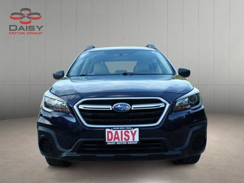 Used 2018 Subaru Outback 2.5i AWD/4WD image 2