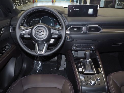 New 2025 MAZDA CX-5 Signature image 5