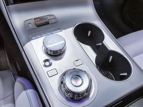 Certified 2026 Genesis GV70 2.5T Advanced image 18