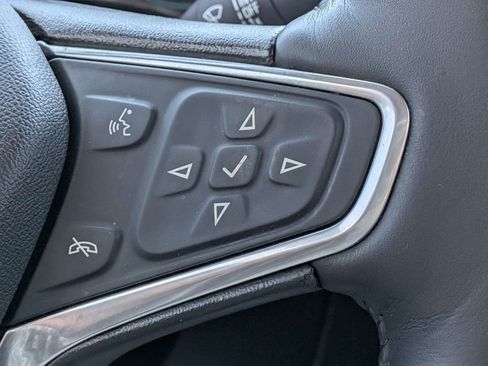 Used 2018 Chevrolet Equinox Premier image 23