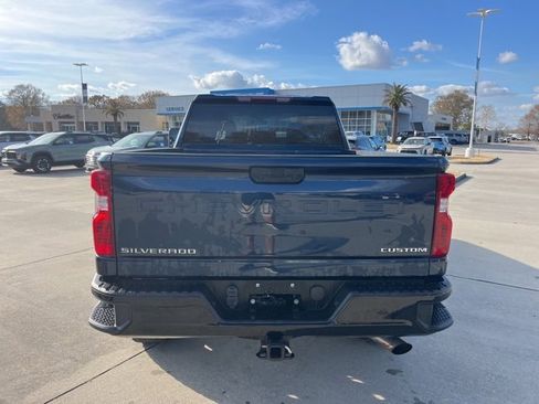 Used 2023 Chevrolet Silverado 2500 Custom w/ Custom Convenience Package image 5