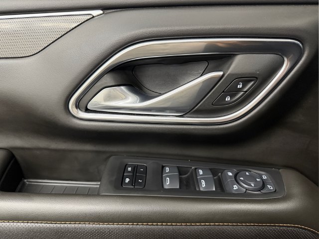 Used 2024 GMC Yukon XL AT4 w/ Technology Package AWD/4WD image 14