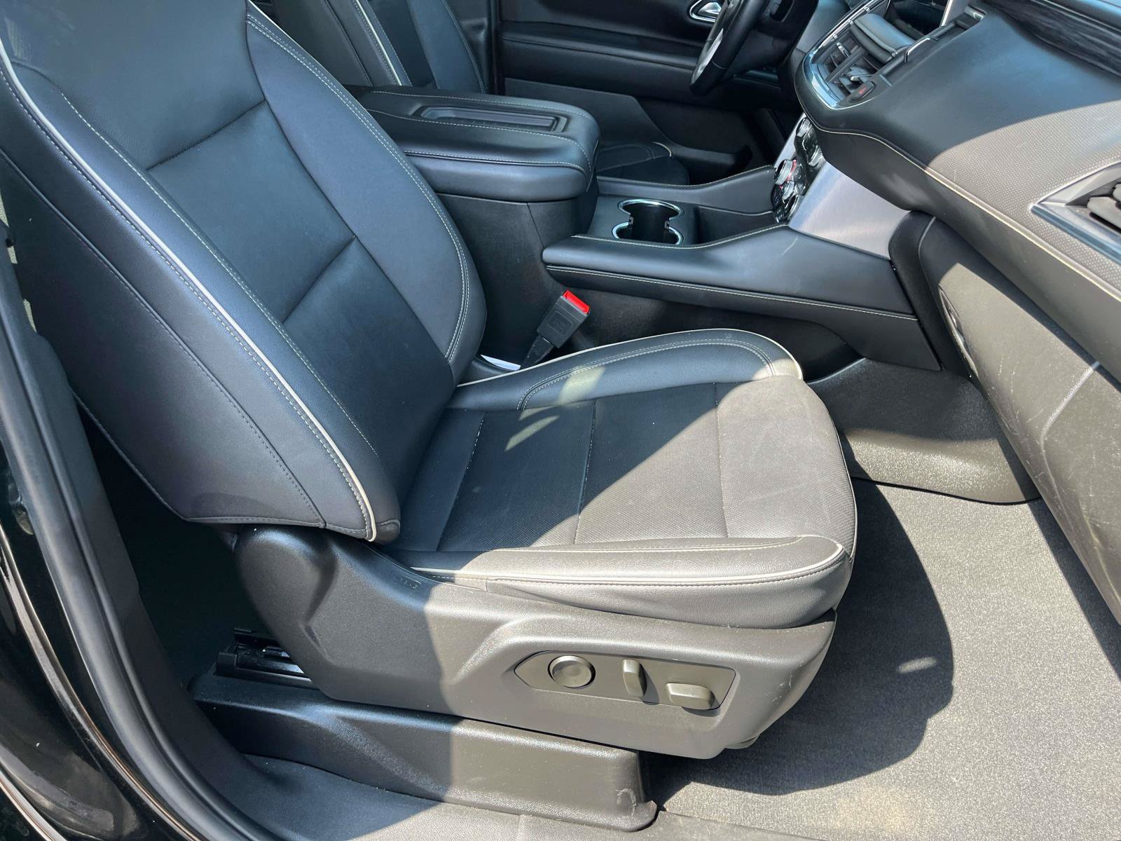 Used 2023 GMC Yukon SLT AWD/4WD image 27