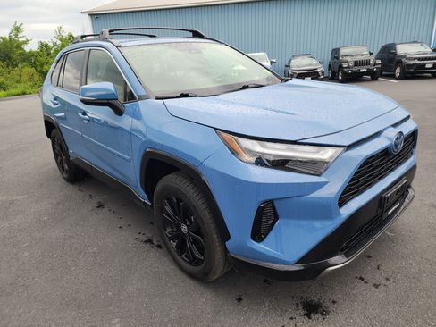 Used 2023 Toyota RAV4 SE w/ Convenience Package AWD/4WD image 2