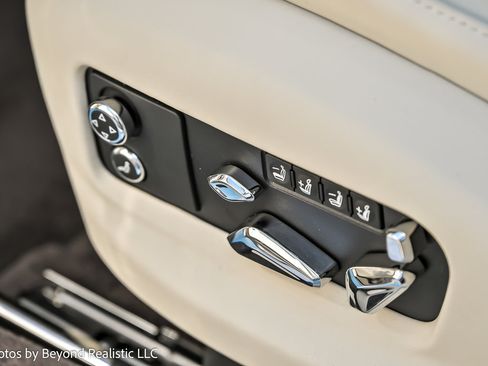 New 2026 Bentley Flying Spur Plug-In Hybrid image 33