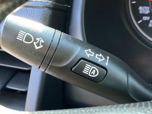 Used 2024 GMC Terrain SLE AWD/4WD image 17
