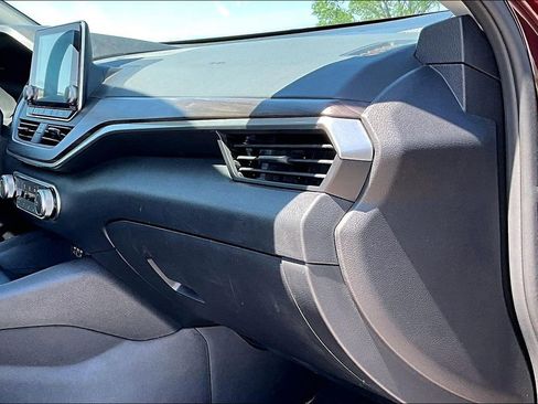 Used 2025 Nissan Altima 2.5 SV image 14