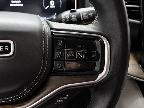 Used 2023 Jeep Grand Wagoneer Series II AWD/4WD image 32