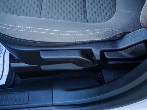 Used 2021 Ford Escape SE image 24