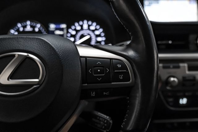 Used 2016 Lexus ES 350 w/ Ultra Luxury Package FWD image 19