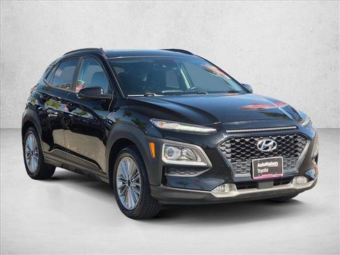 Used 2018 Hyundai Kona SEL w/ SEL Tech Package 02 FWD image 3