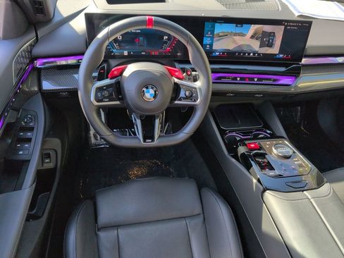 Used 2025 BMW M5 Touring w/ Executive Package image 24