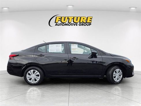 Used 2025 Nissan Versa S image 3