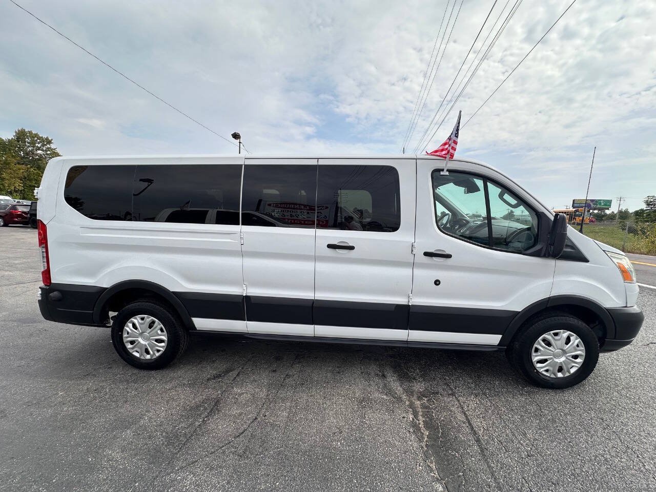 Used 2016 Ford Transit 350 XLT RWD image 5