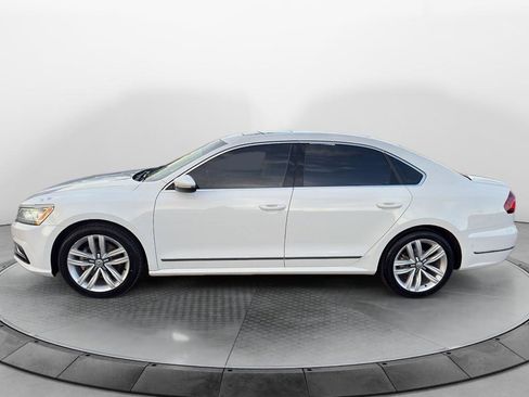 Used 2017 Volkswagen Passat 1.8T SE image 2