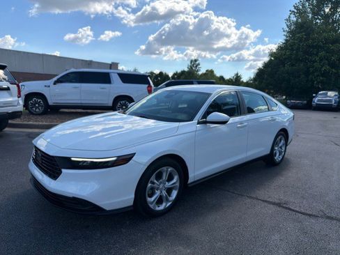 Used 2023 Honda Accord LX image 3