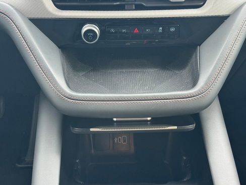 Used 2025 Ford Explorer Active AWD/4WD image 17