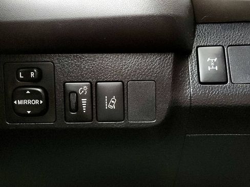 Used 2018 Toyota RAV4 LE w/ All Weather Liner Package AWD/4WD image 32