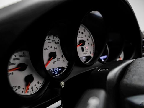 Used 2015 Porsche 911 Turbo image 41