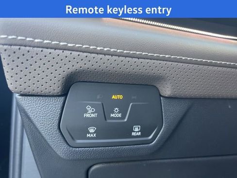 New 2026 Volkswagen Atlas SEL image 9