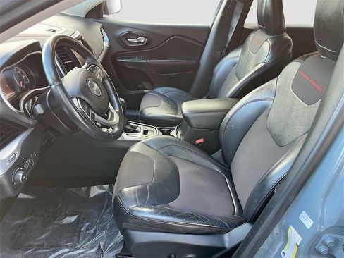 Used 2014 Jeep Cherokee Trailhawk w/ Comfort/Convenience Group image 20