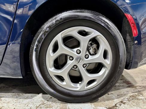 Used 2022 Chrysler Pacifica Limited image 31