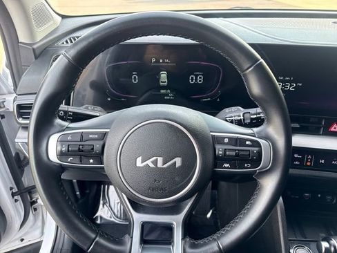 Used 2023 Kia Sportage EX image 11
