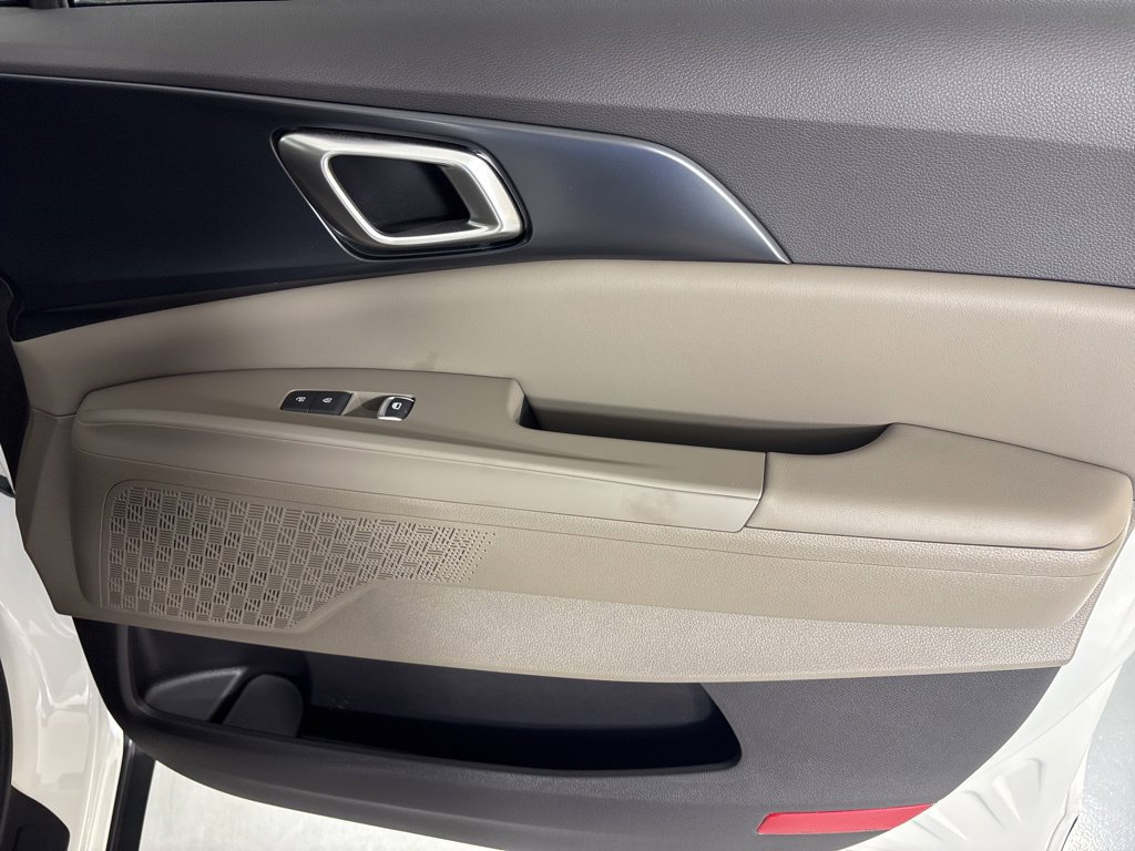 New 2026 Kia Carnival FWD image 14