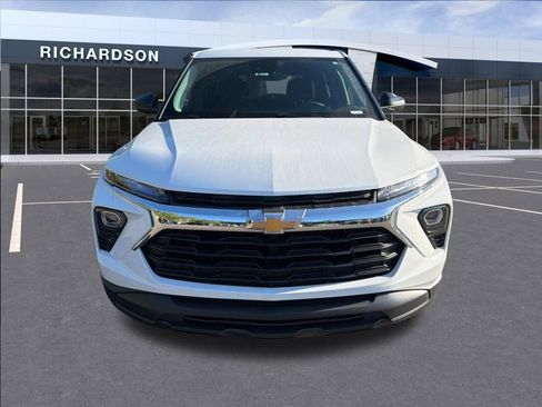Used 2024 Chevrolet TrailBlazer LS w/ LS Convenience Package AWD/4WD image 9