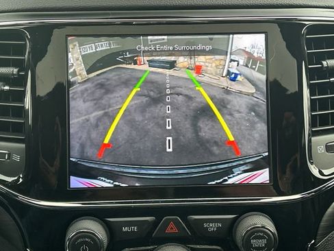 Used 2021 Jeep Grand Cherokee Laredo X image 21