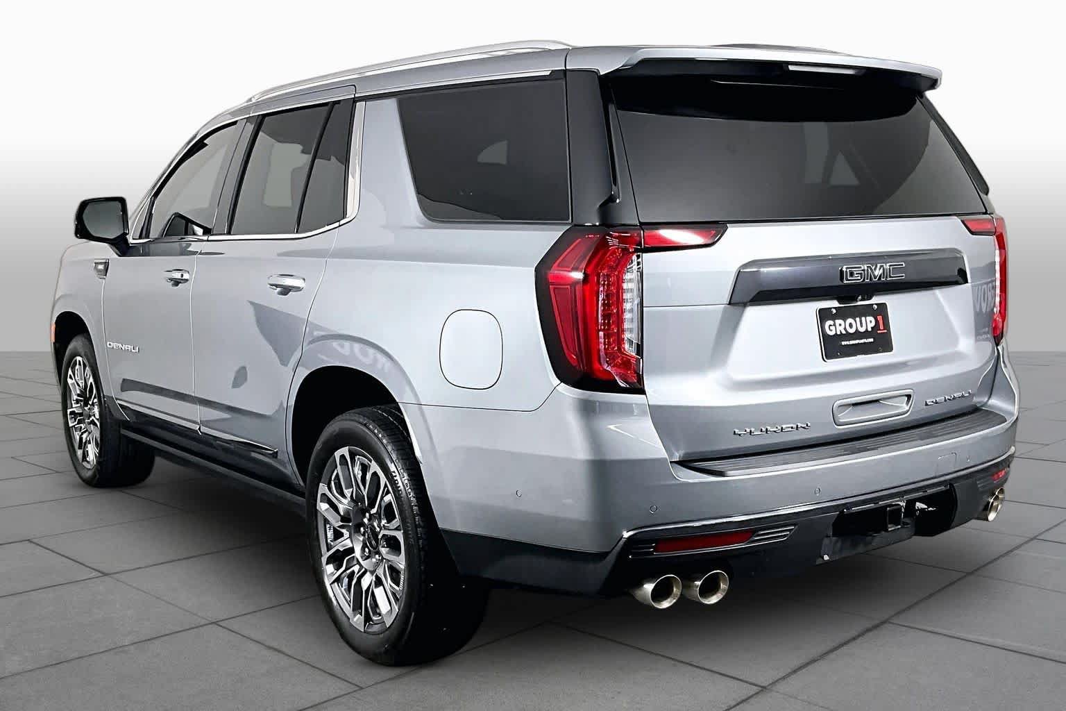 Used 2024 GMC Yukon Denali Ultimate AWD/4WD image 11