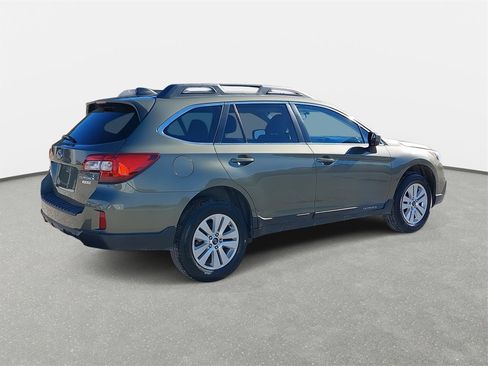 Used 2017 Subaru Outback 2.5i Premium image 5