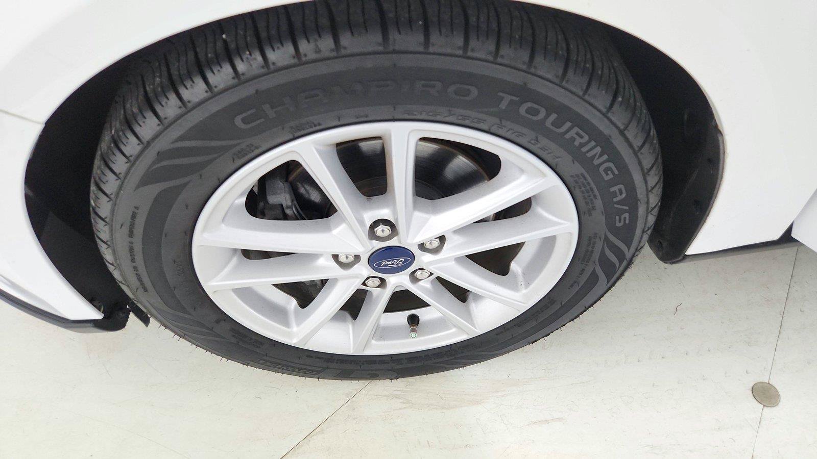 Used 2018 Ford Focus SE FWD image 16
