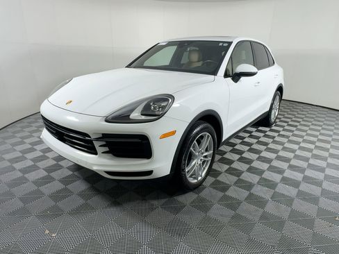 Used 2023 Porsche Cayenne image 1