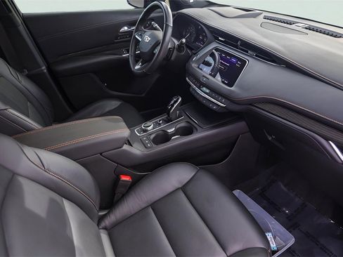 Used 2023 Cadillac XT4 Sport image 32