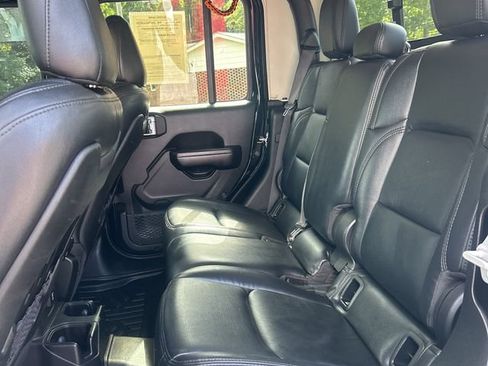 Used 2020 Jeep Gladiator Mojave AWD/4WD image 16
