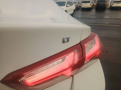 Used 2020 Chevrolet Malibu LT image 9