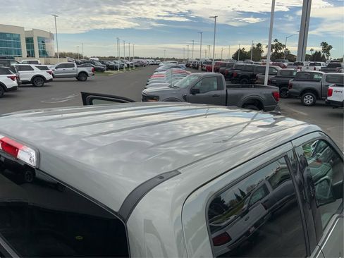 Used 2020 Ford F150 Lariat w/ Trailer Tow Package image 12