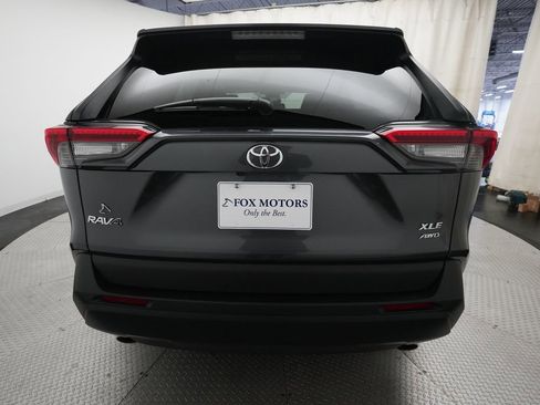 Used 2025 Toyota RAV4 XLE AWD/4WD image 25