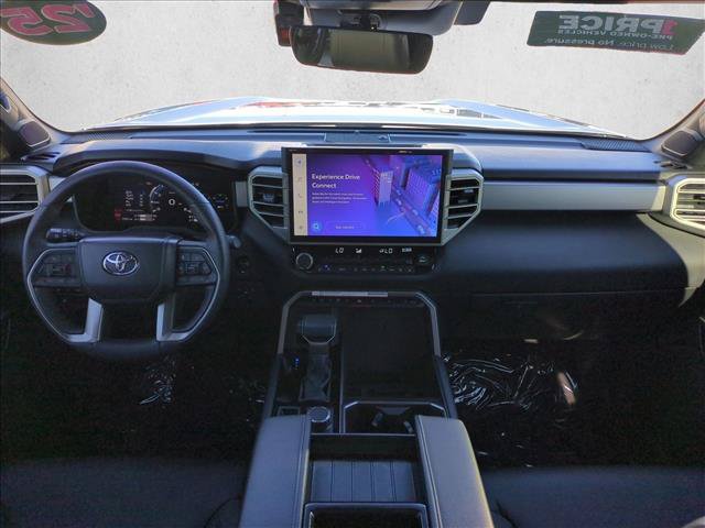 Used 2025 Toyota Tundra Limited AWD/4WD image 17